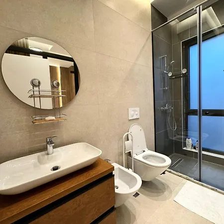 Apartment Eka Luxury Center